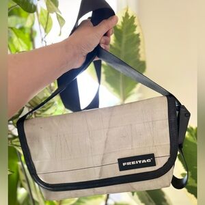 Freitag Hawaii Five O F41 White Messenger Bag